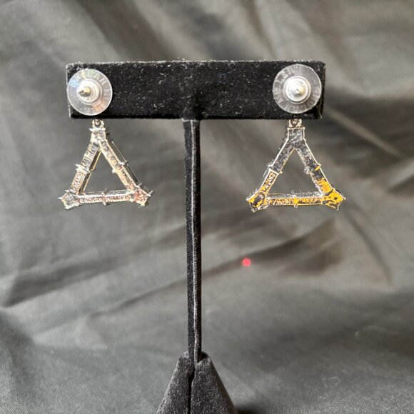 Vintage, Signed Noland Miller Triangle Earrings. Price DropDiscount Shipping - Picture 2 of 2